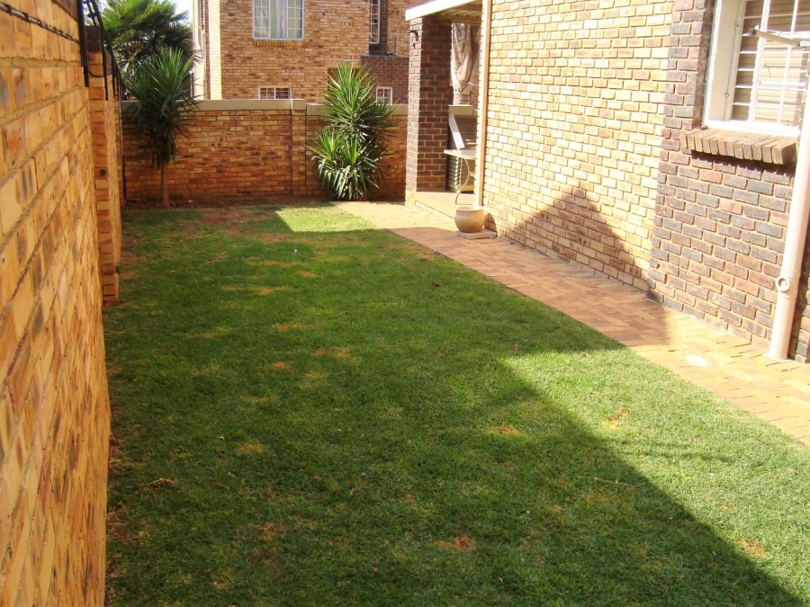 To Let 3 Bedroom Property for Rent in Willowbrook Gauteng