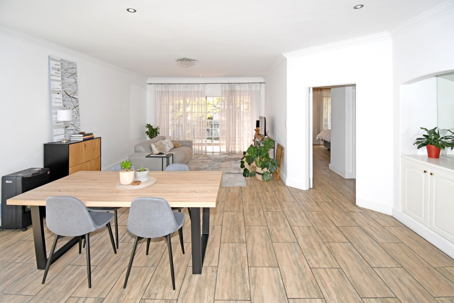 2 Bedroom Property for Sale in Saxonwold Gauteng