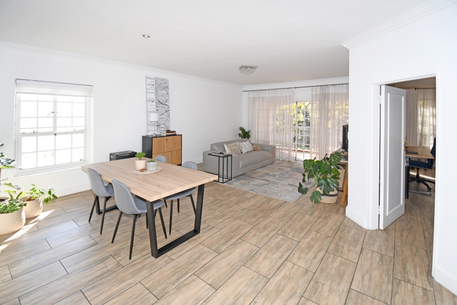 2 Bedroom Property for Sale in Saxonwold Gauteng