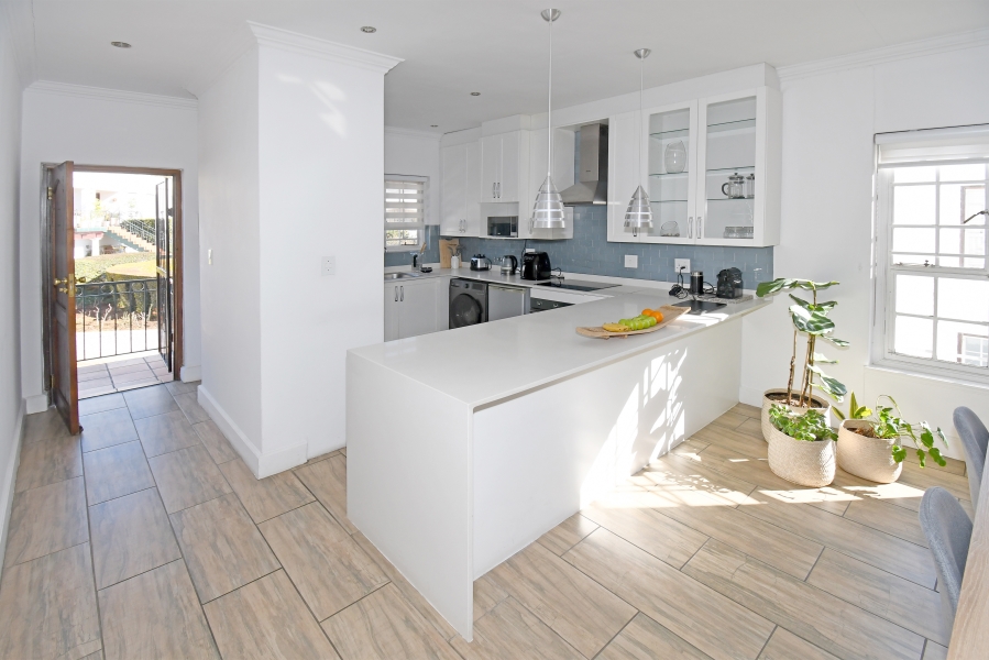 2 Bedroom Property for Sale in Saxonwold Gauteng