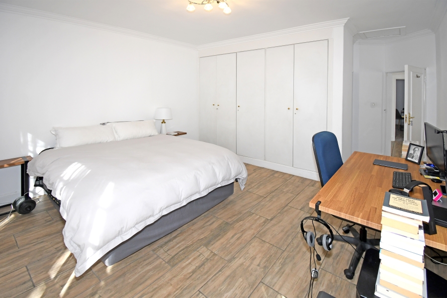 2 Bedroom Property for Sale in Saxonwold Gauteng