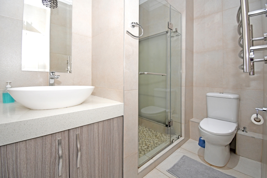 2 Bedroom Property for Sale in Saxonwold Gauteng