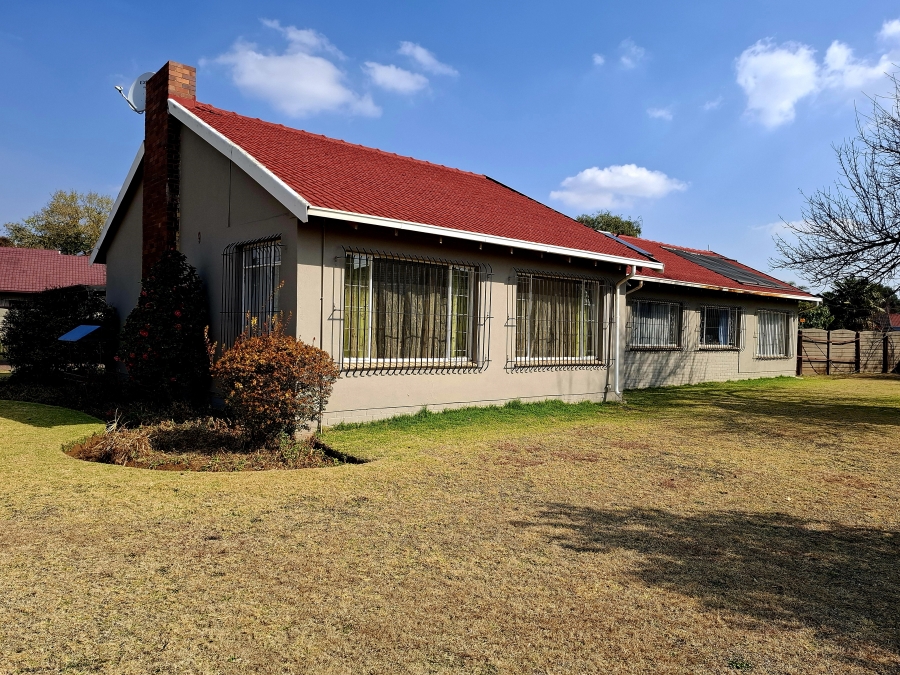 4 Bedroom Property for Sale in Dal Fouche Gauteng