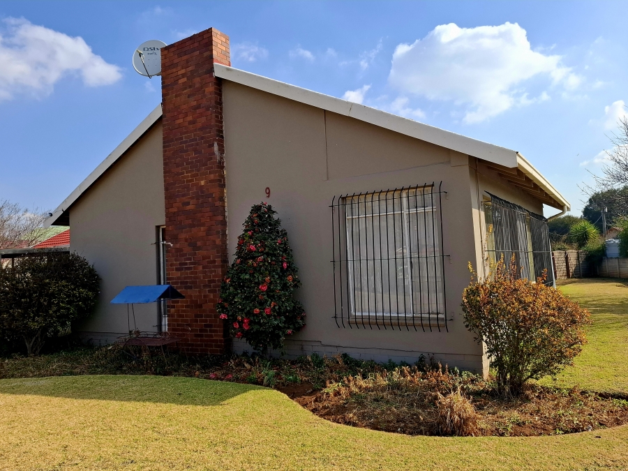 4 Bedroom Property for Sale in Dal Fouche Gauteng