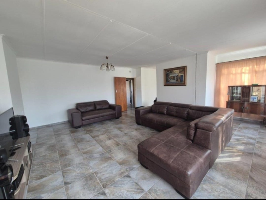 4 Bedroom Property for Sale in Dal Fouche Gauteng