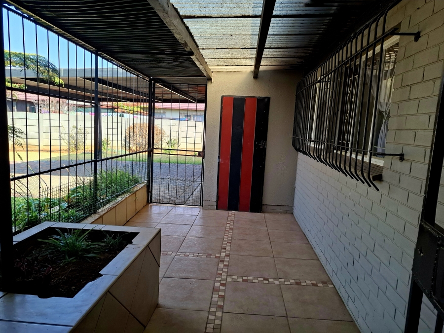 4 Bedroom Property for Sale in Dal Fouche Gauteng