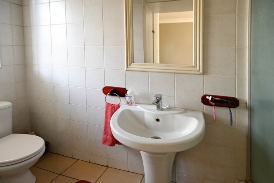 4 Bedroom Property for Sale in Kameeldrift East Gauteng