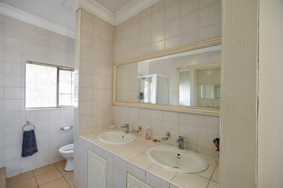 4 Bedroom Property for Sale in Kameeldrift East Gauteng