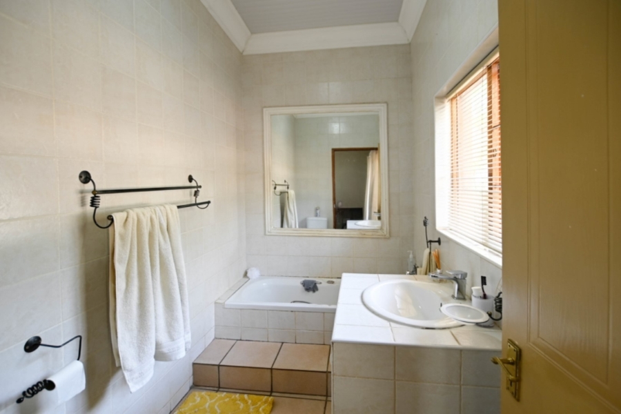 4 Bedroom Property for Sale in Kameeldrift East Gauteng