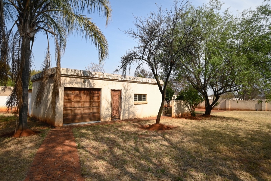 4 Bedroom Property for Sale in Kameeldrift East Gauteng