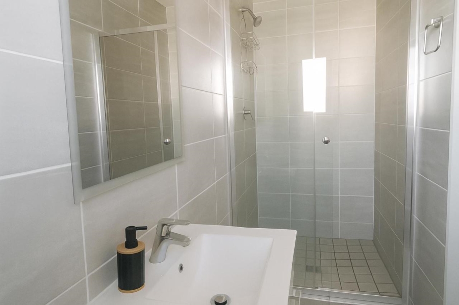 1 Bedroom Property for Sale in Waterfall Gauteng
