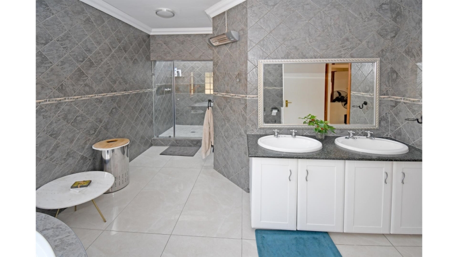 4 Bedroom Property for Sale in Kyalami Hills Gauteng