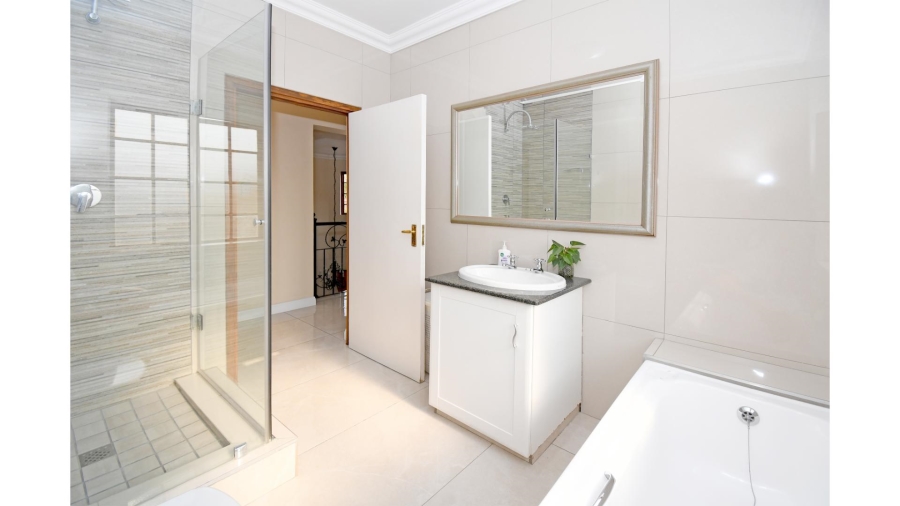 4 Bedroom Property for Sale in Kyalami Hills Gauteng