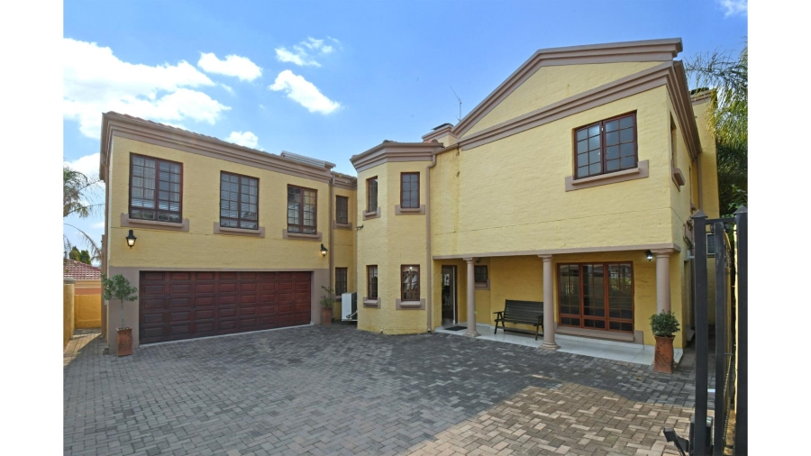 4 Bedroom Property for Sale in Kyalami Hills Gauteng
