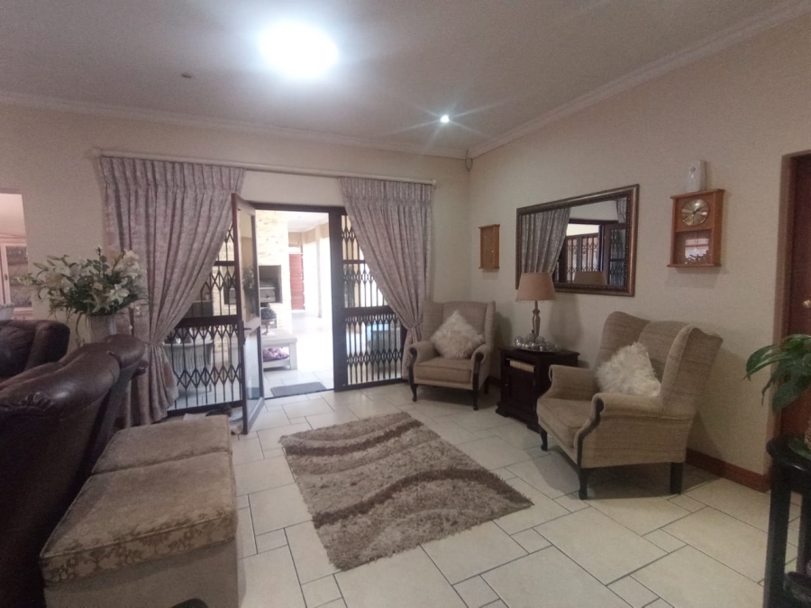 To Let 3 Bedroom Property for Rent in Three Rivers Proper Gauteng