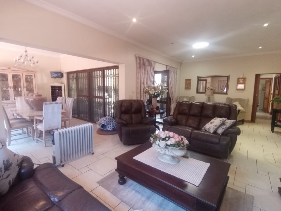 To Let 3 Bedroom Property for Rent in Three Rivers Proper Gauteng