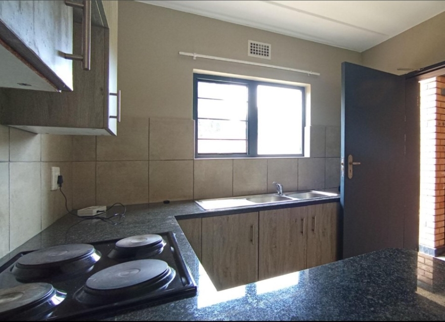 2 Bedroom Property for Sale in La Montagne Gauteng