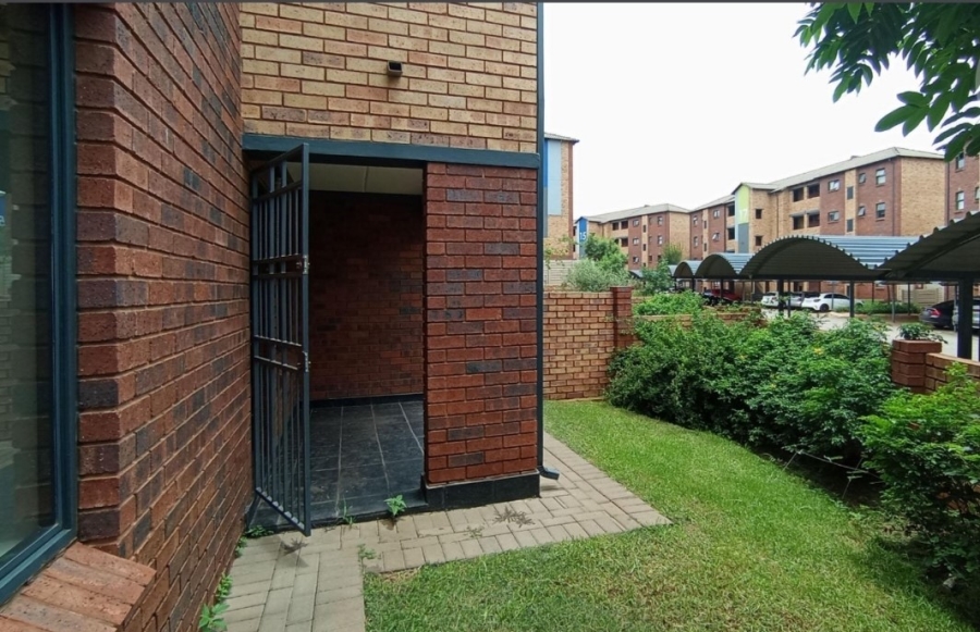 2 Bedroom Property for Sale in La Montagne Gauteng