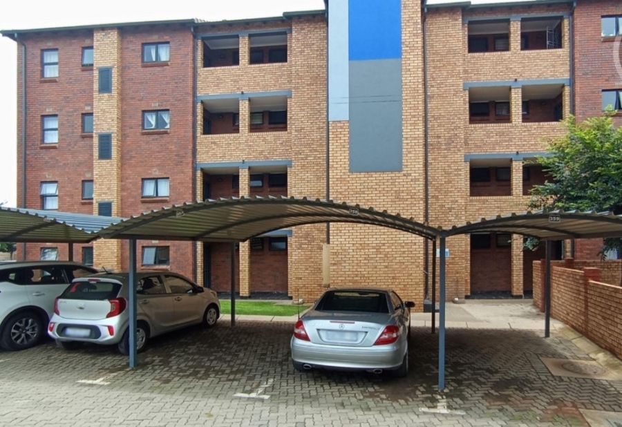 2 Bedroom Property for Sale in La Montagne Gauteng