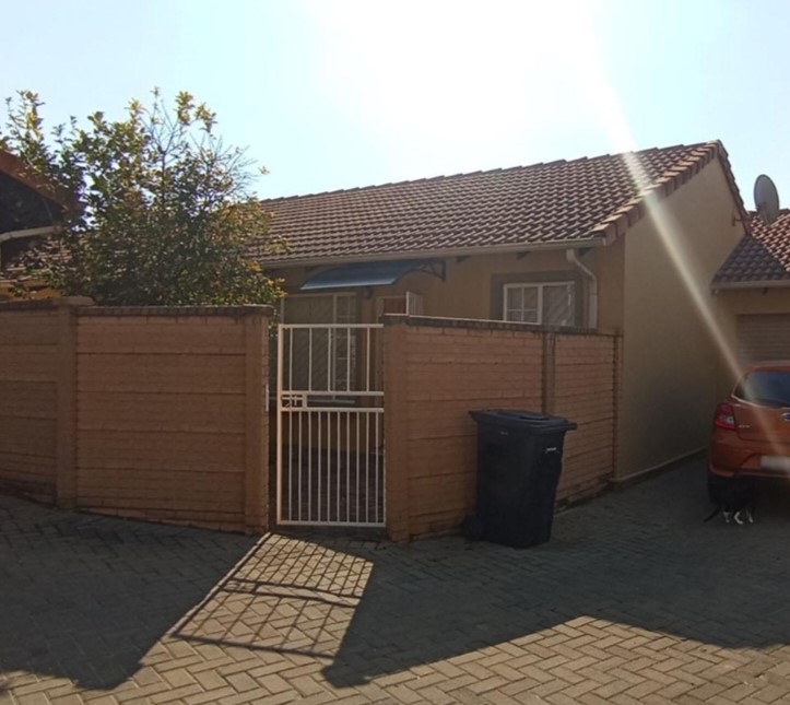 2 Bedroom Property for Sale in Willow Park Manor Gauteng