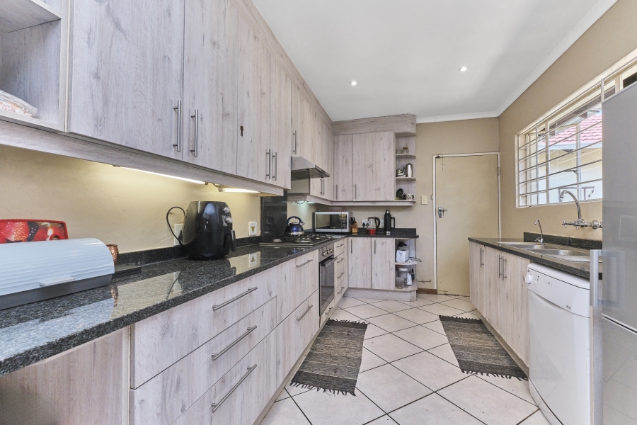 4 Bedroom Property for Sale in Fairland Gauteng