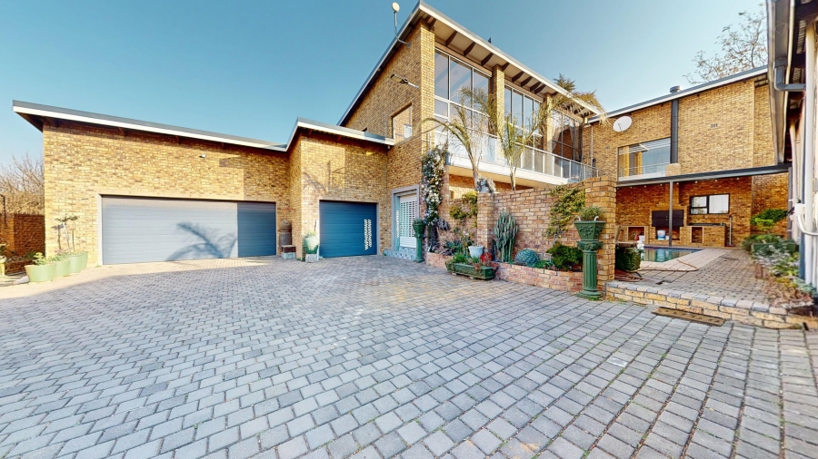5 Bedroom Property for Sale in Rynfield Gauteng