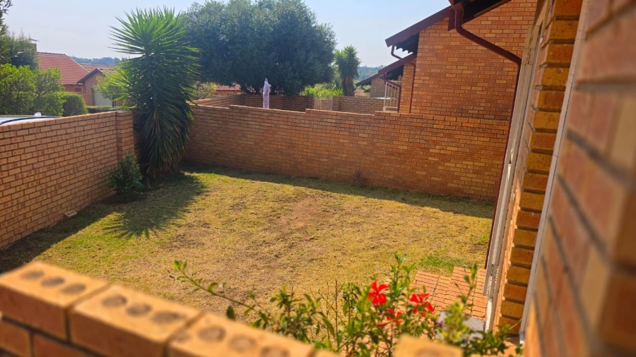 2 Bedroom Property for Sale in The Reeds Gauteng