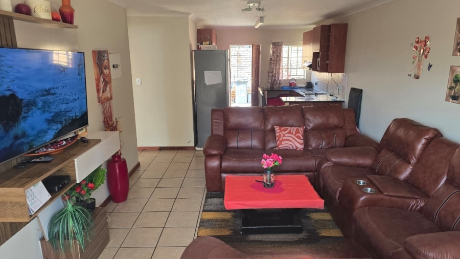 2 Bedroom Property for Sale in The Reeds Gauteng