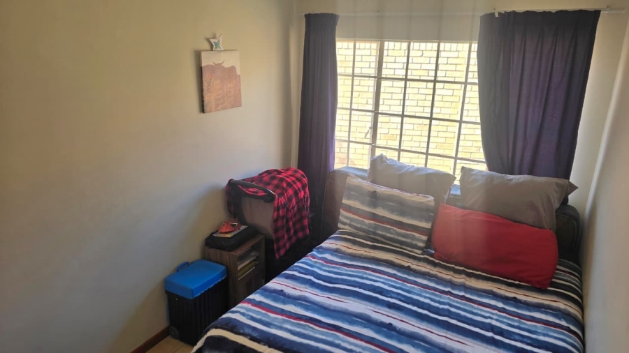 2 Bedroom Property for Sale in The Reeds Gauteng