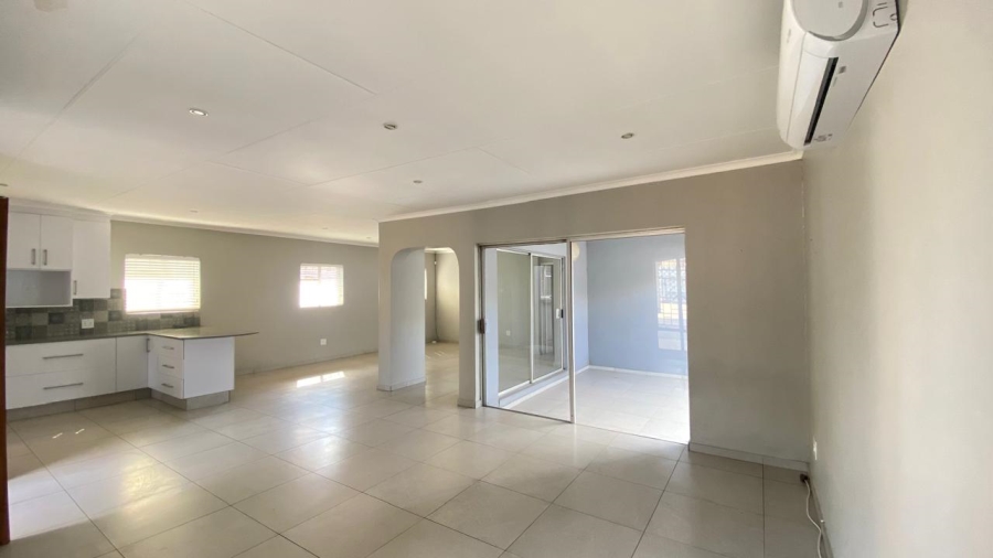 3 Bedroom Property for Sale in Faerie Glen Gauteng