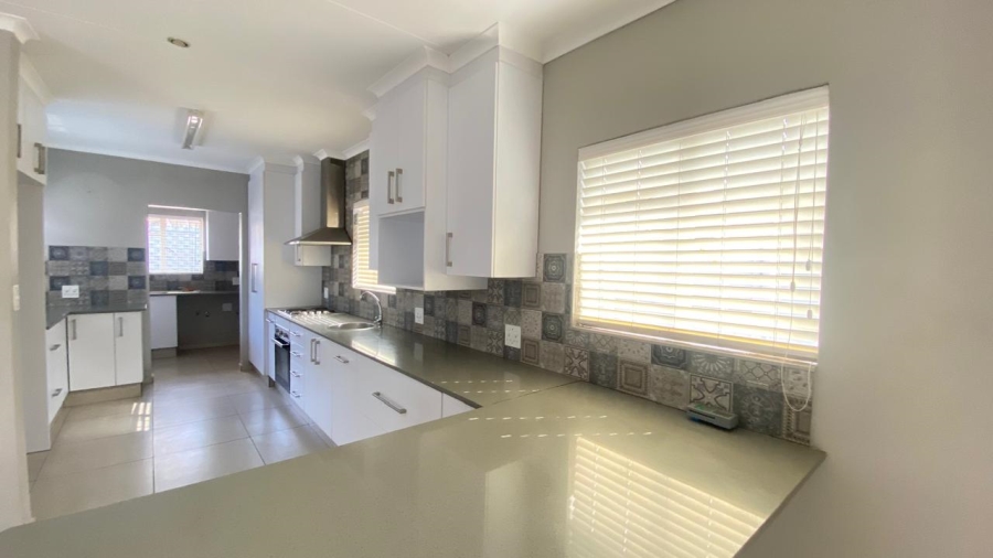 3 Bedroom Property for Sale in Faerie Glen Gauteng