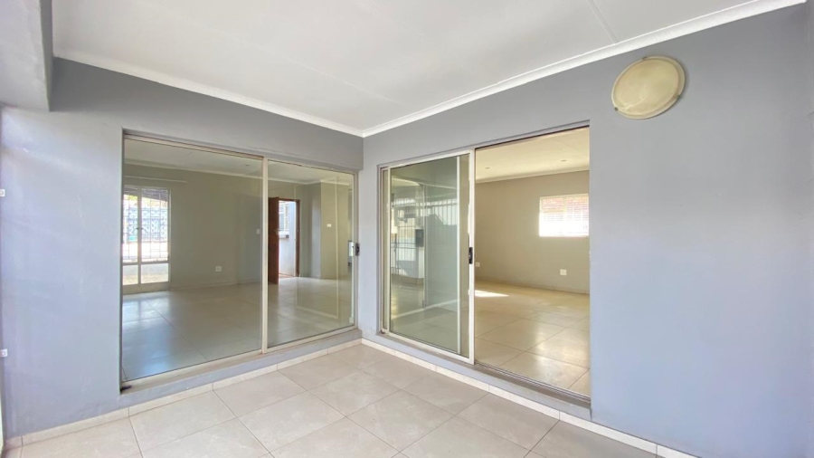3 Bedroom Property for Sale in Faerie Glen Gauteng