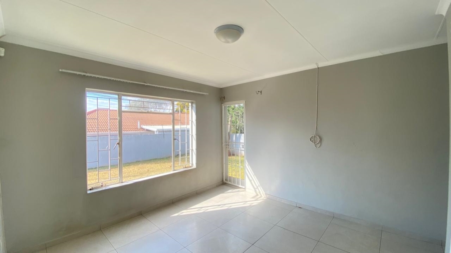 3 Bedroom Property for Sale in Faerie Glen Gauteng