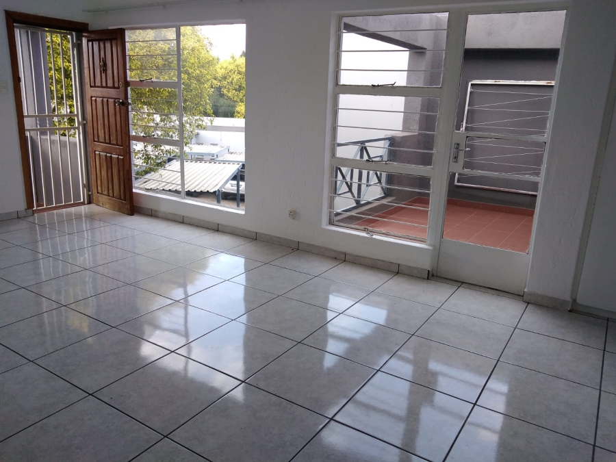 To Let 2 Bedroom Property for Rent in Radiokop Gauteng