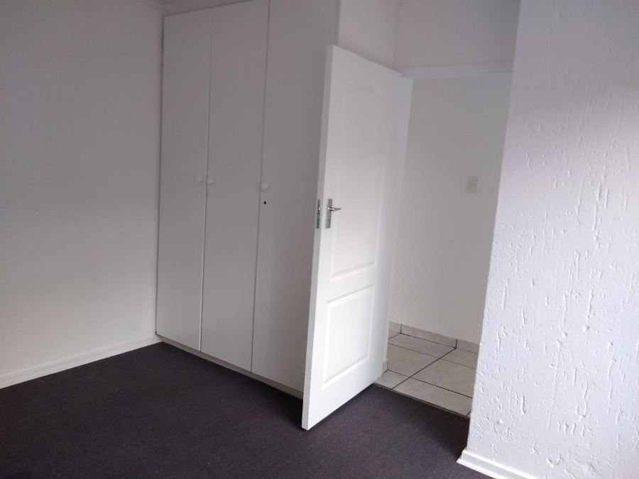 To Let 2 Bedroom Property for Rent in Radiokop Gauteng