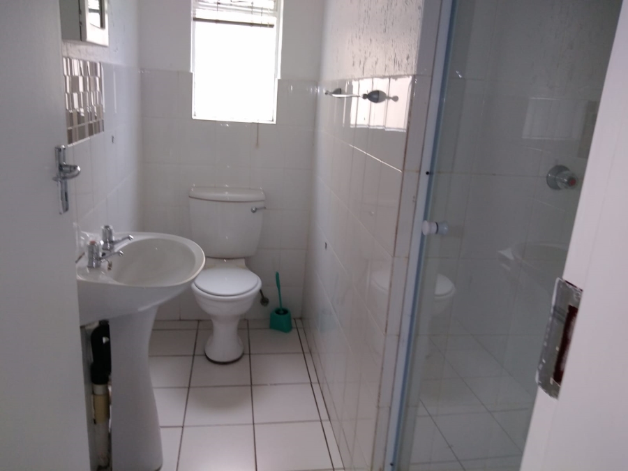 To Let 2 Bedroom Property for Rent in Radiokop Gauteng