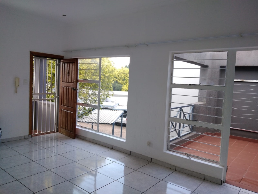 To Let 2 Bedroom Property for Rent in Radiokop Gauteng