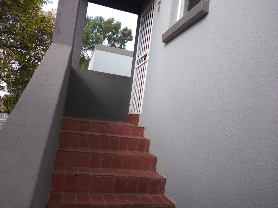 To Let 2 Bedroom Property for Rent in Radiokop Gauteng