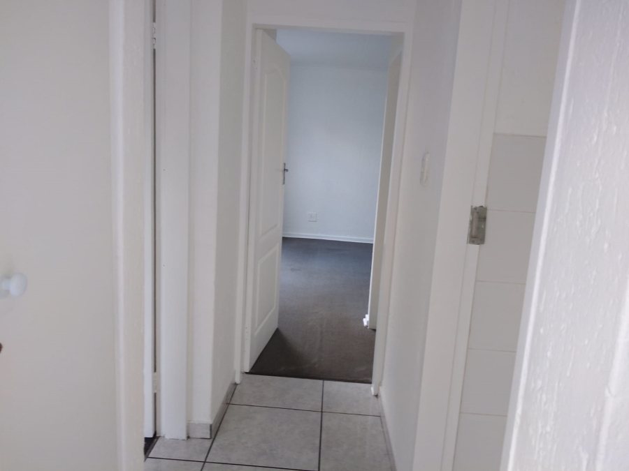 To Let 2 Bedroom Property for Rent in Radiokop Gauteng