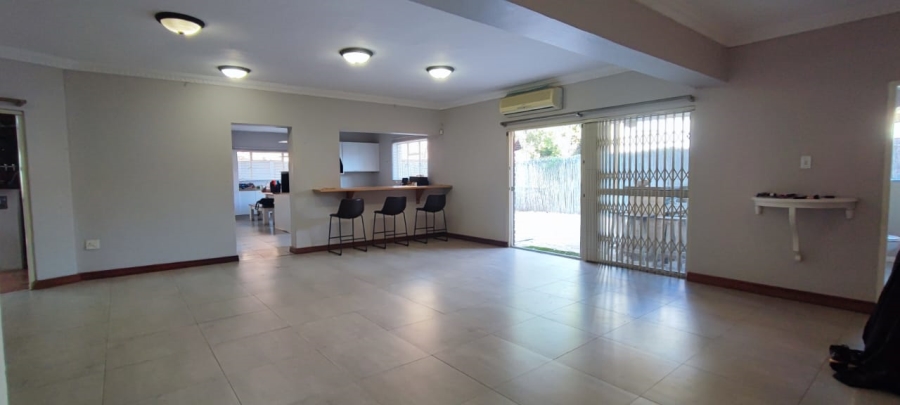 7 Bedroom Property for Sale in Eldoraigne Gauteng