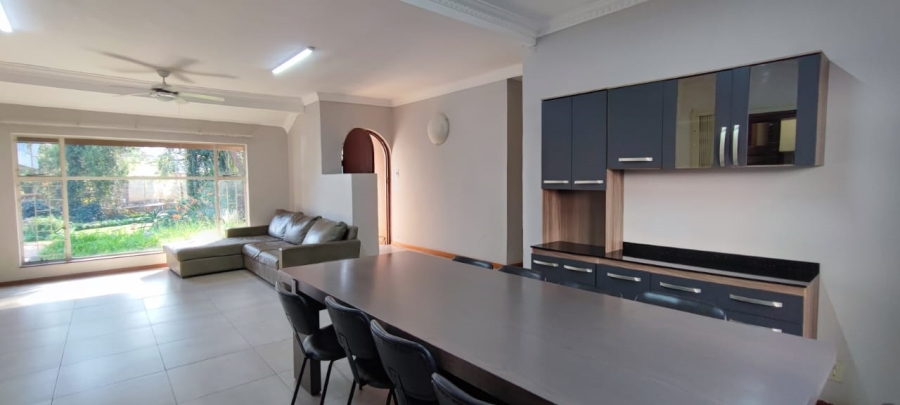 7 Bedroom Property for Sale in Eldoraigne Gauteng