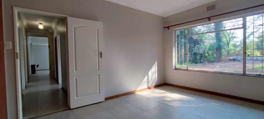 7 Bedroom Property for Sale in Eldoraigne Gauteng