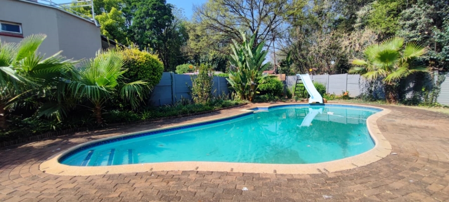 7 Bedroom Property for Sale in Eldoraigne Gauteng