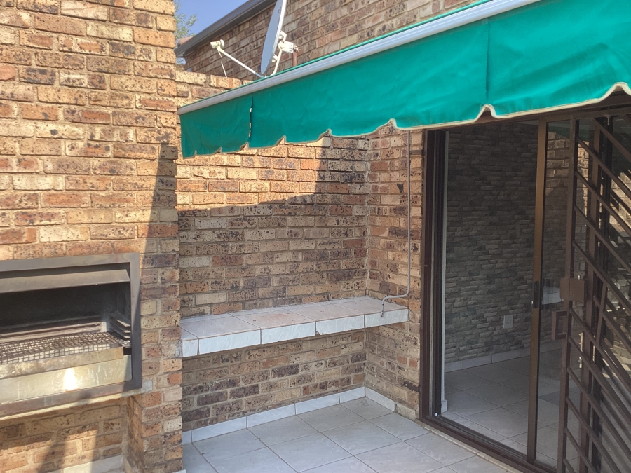 2 Bedroom Property for Sale in Northwold Gauteng