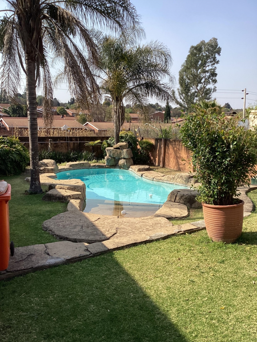 2 Bedroom Property for Sale in Northwold Gauteng