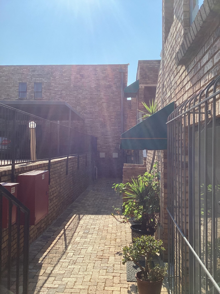 2 Bedroom Property for Sale in Northwold Gauteng