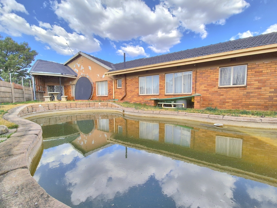 4 Bedroom Property for Sale in Van Dyk Park Gauteng