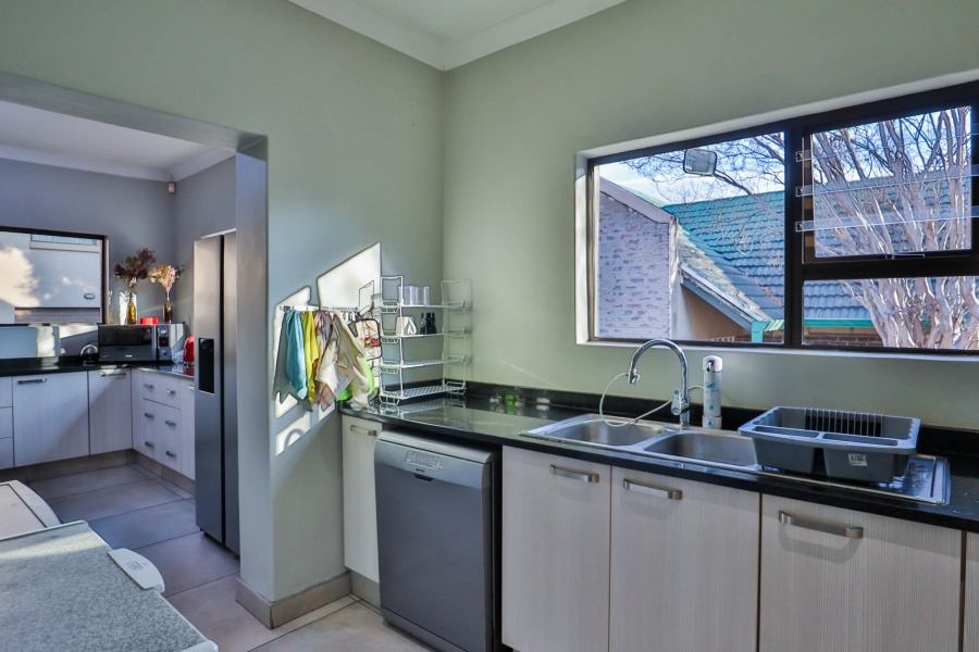 4 Bedroom Property for Sale in Dunvegan Gauteng