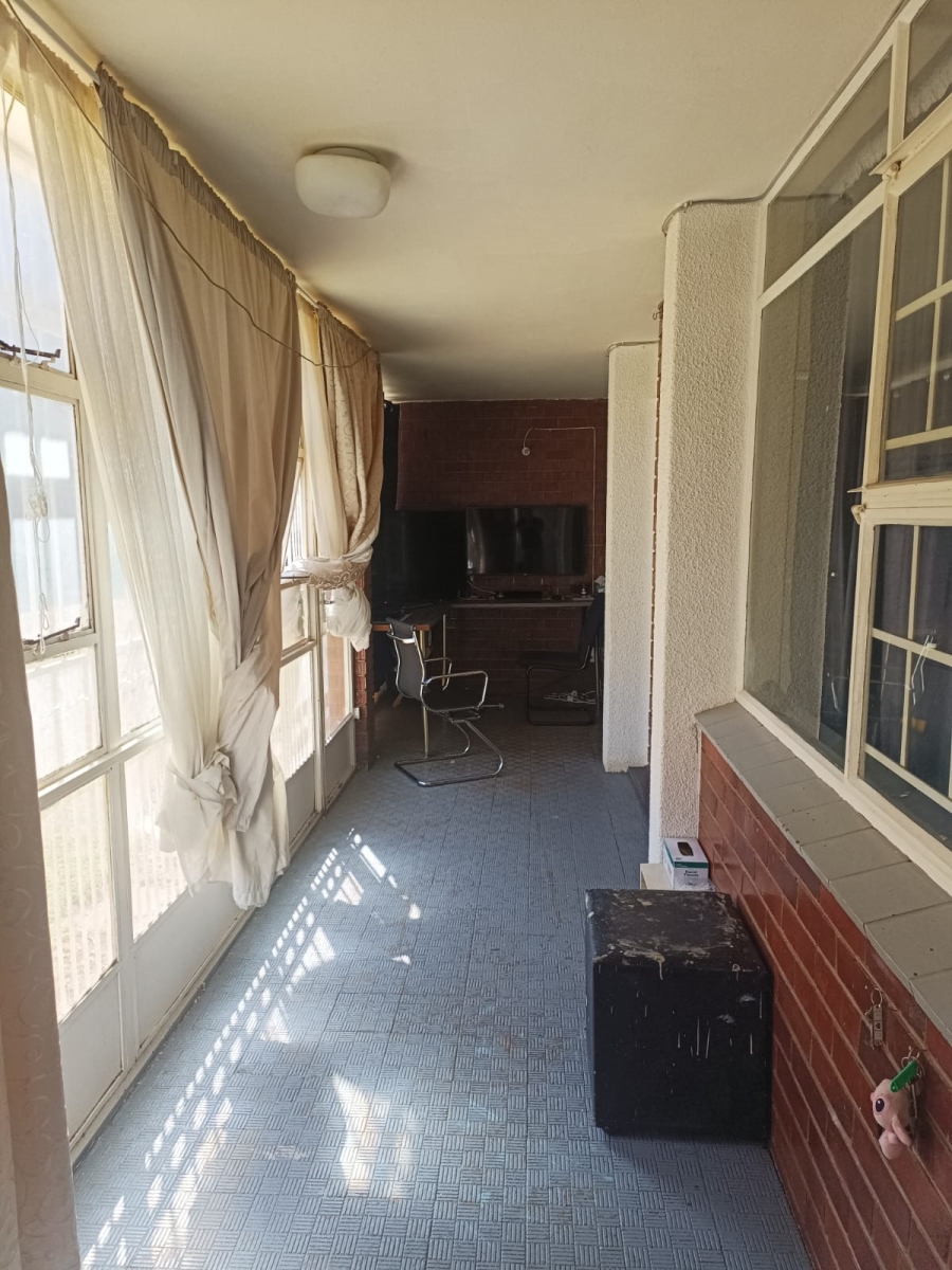 2 Bedroom Property for Sale in Greenhills Gauteng