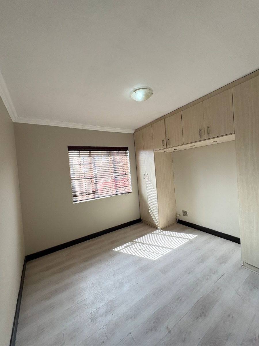 2 Bedroom Property for Sale in Allandale Gauteng